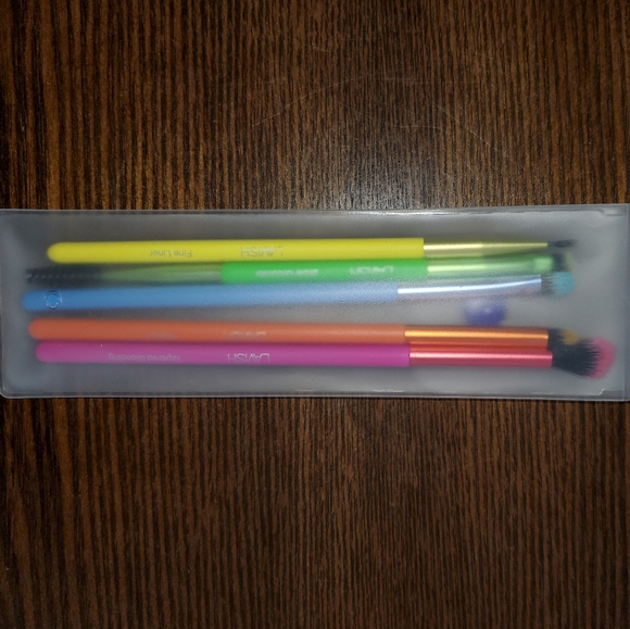 Lavish 5 piece makeup brush set - Picture 3 of 3